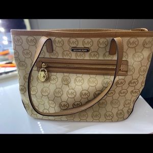 Michael kors logo tote bag